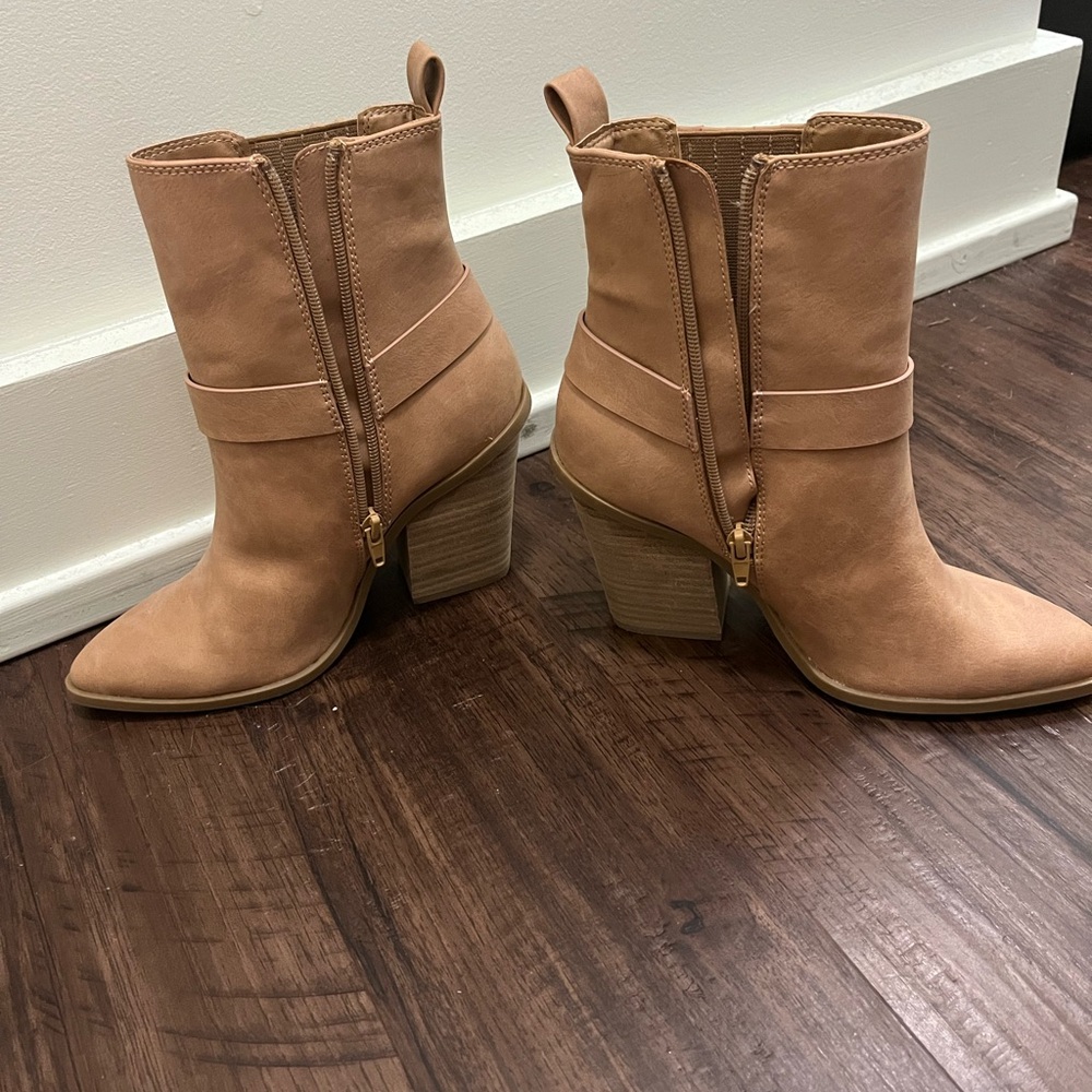 Dolce Vita Tan Heel Booties - Picture 3 of 6